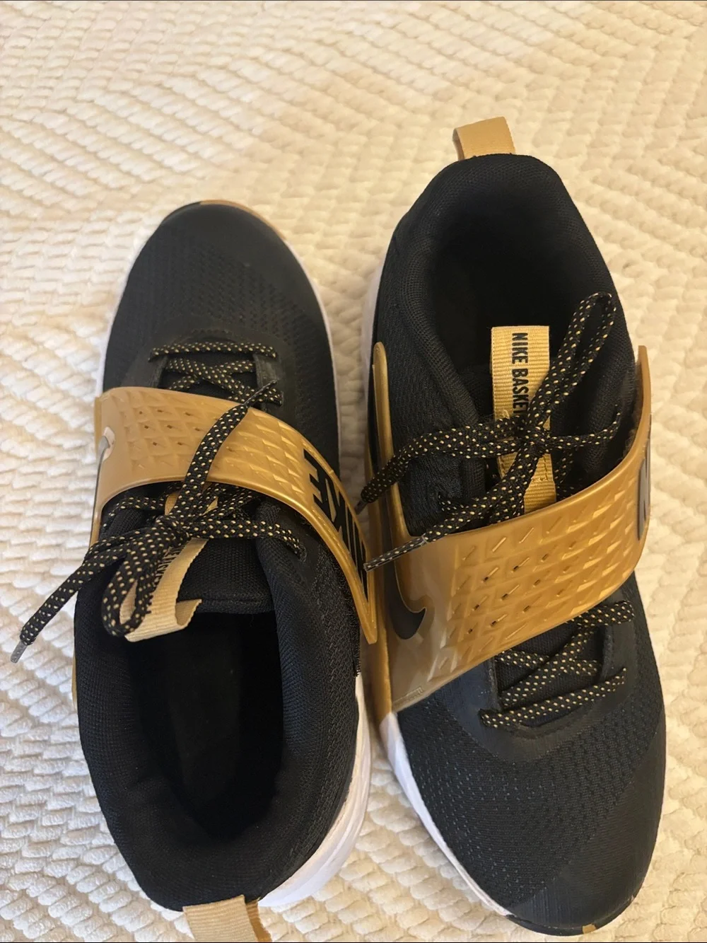 Nike Men’s Black and Gold Strap Training Sneakers